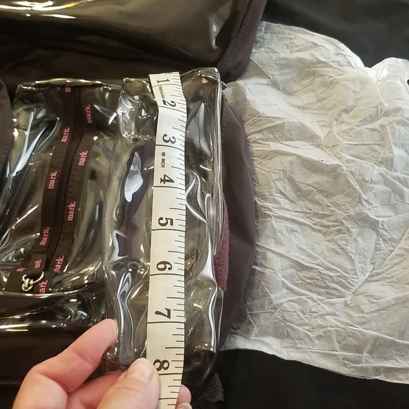 New mark.  Mark up case by Avon - Picture 12 of 16